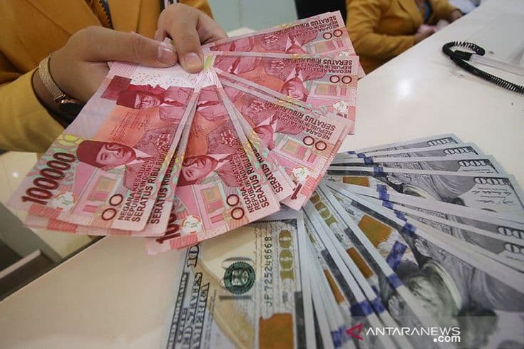  Rupiah Tembus Rp17.700, DPR Cecar Gubernur BI dan Mulai Tuntut Mundur